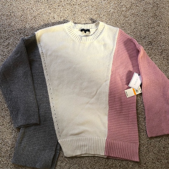 1. State color block sweater. Size small. Nwt. - Picture 2 of 2